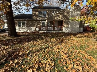 812 S 94th St, Edwardsville, KS 66111