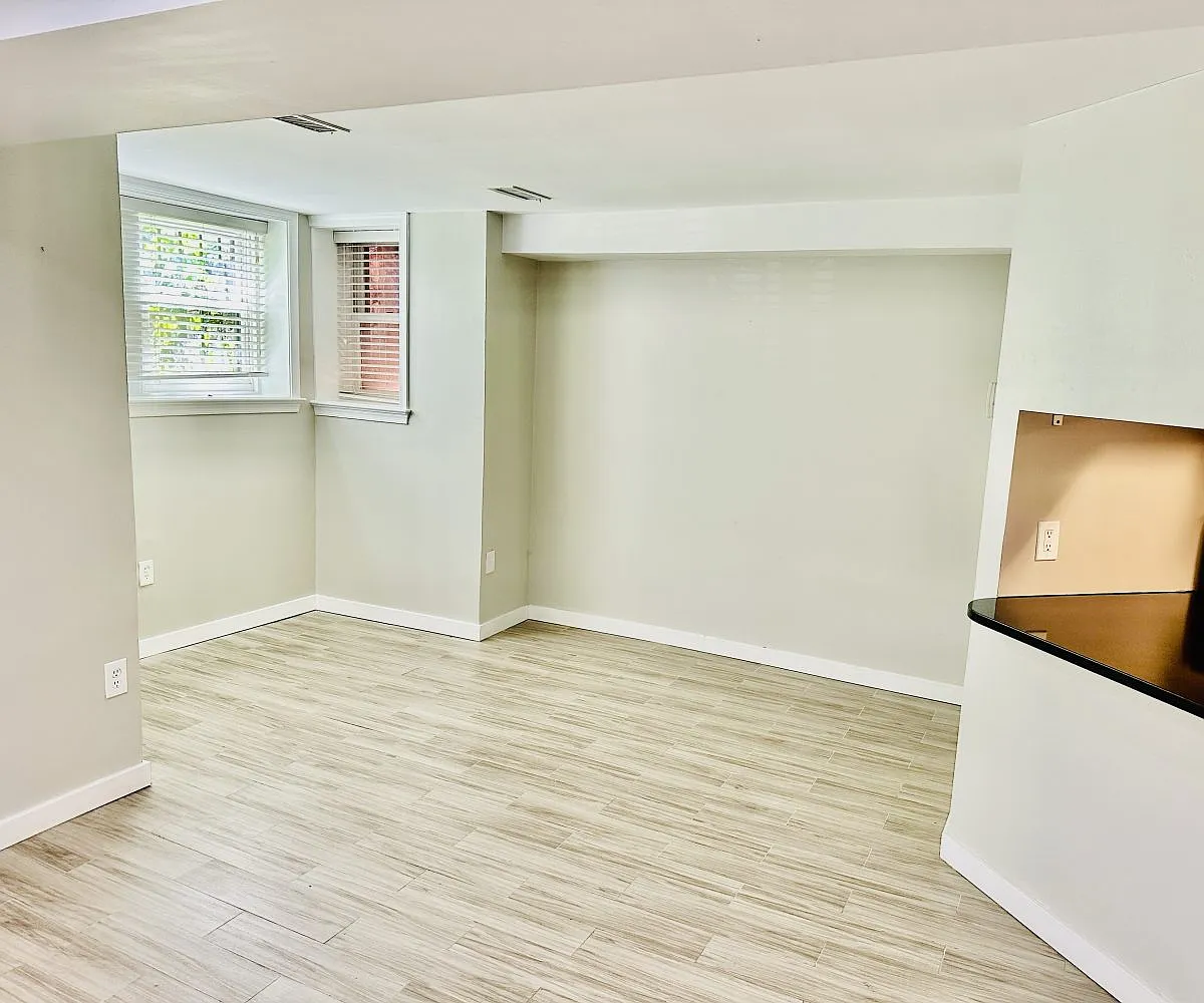 Building Photo - 2006 15th St NW #BASEMENT
