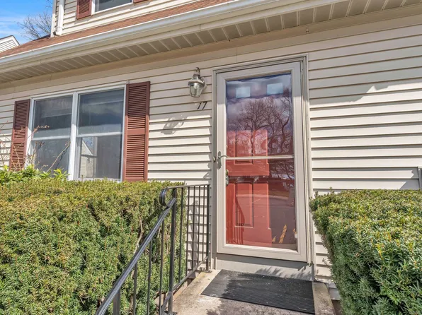 17 Windwood Drive #17, Windsor Locks, CT 06096