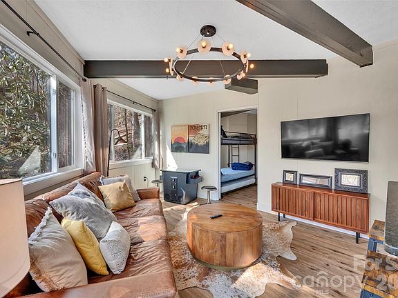 2nd image of 109 Beechwood Ln