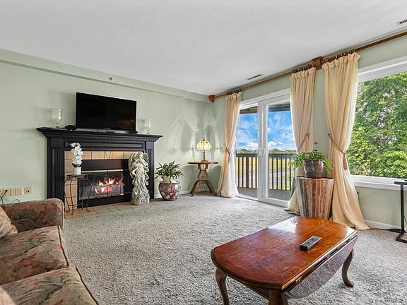 2nd image of 2 Mansfield Grove Road #262