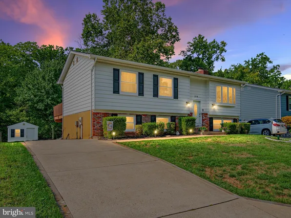 2216 Shore Dr, Edgewater, MD 21037