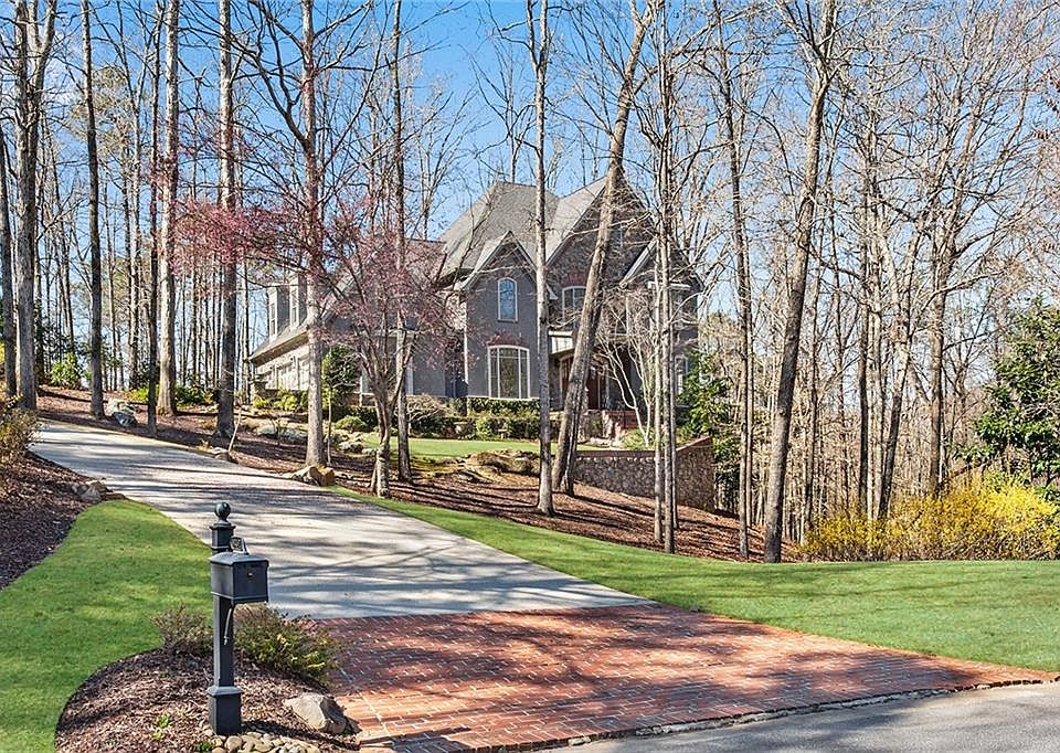 1st image of 842 Oakton Pond Ct NW