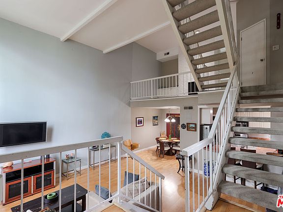 2nd image of 11753 Mayfield Ave #7