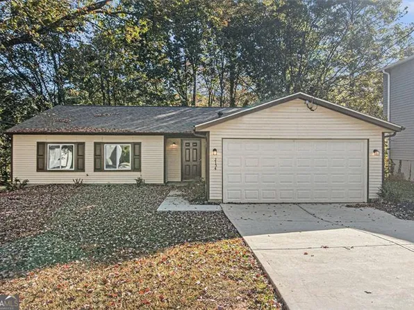 2154 Scarbrough Dr, Stone Mountain, GA 30088