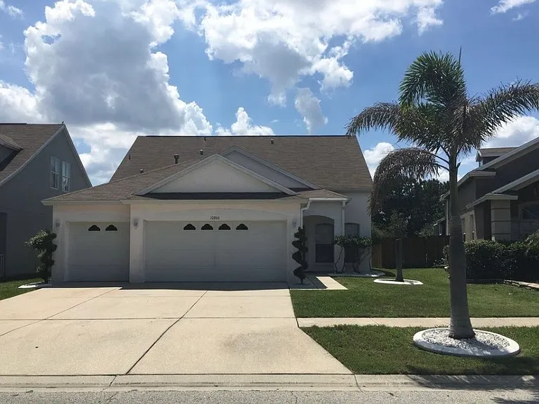10866 Newbridge Dr — Photo 1
