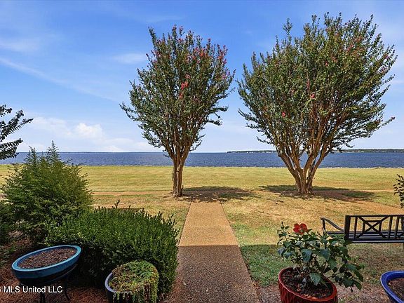 2nd image of 5 Lake Barnett Dr
