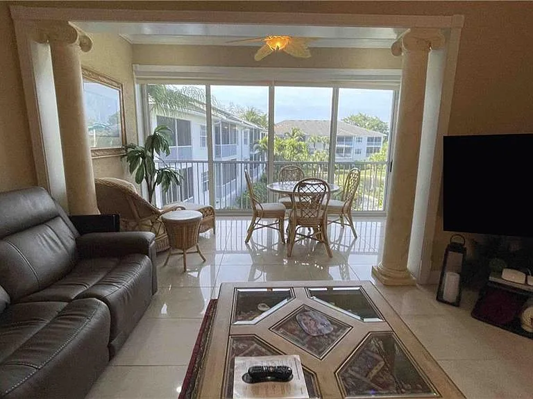 837 Sailaway Ln #202 — Photo 4