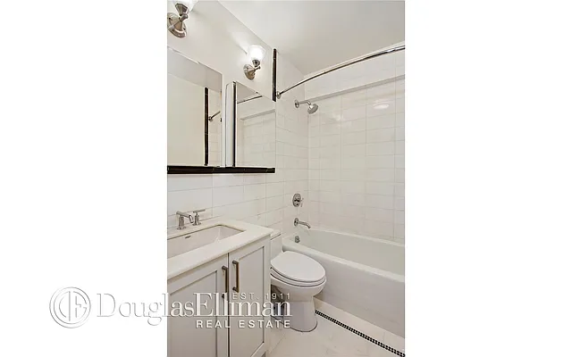 Rented by Douglas Elliman | media 22