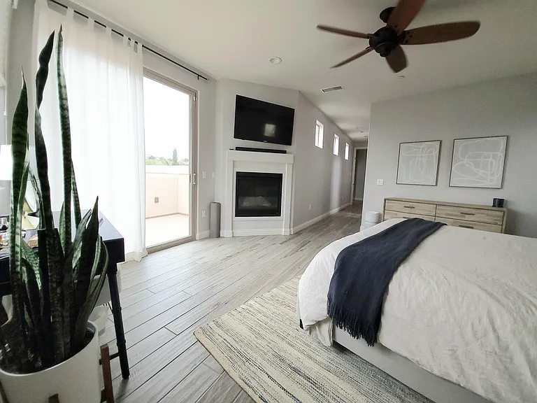 2nd Floor Master Suite