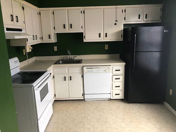 2nd image of 5922 Beechwalk Dr