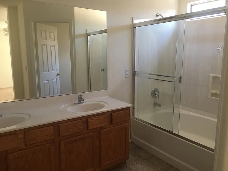 33201 N Cat Hills Ave — Photo 2