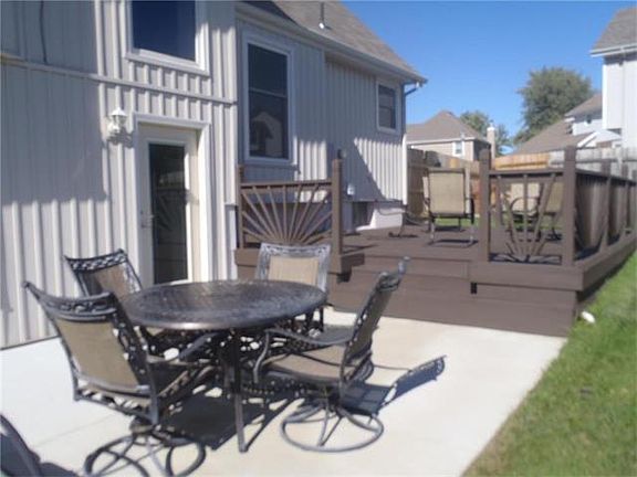 4th image of 2525 N 107th Ter