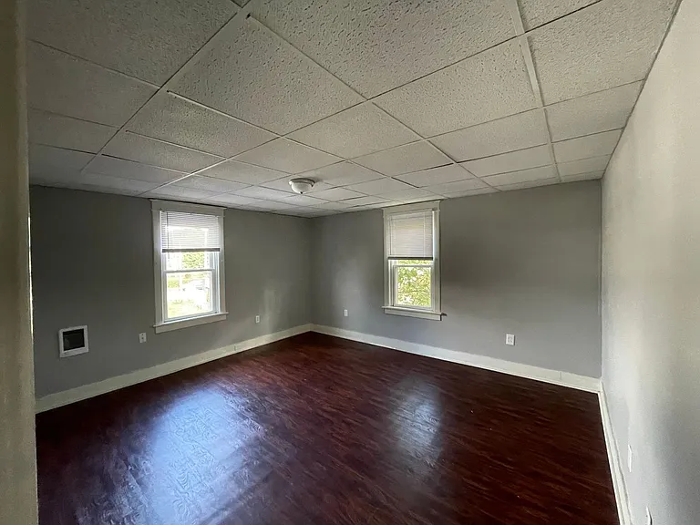 10 Valley Street — Photo 2