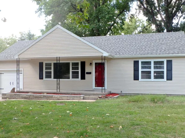 4208 SW Holly Ln, Topeka, KS 66604