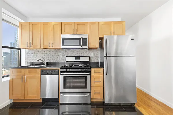 Rented by Citi Habitats | media 52