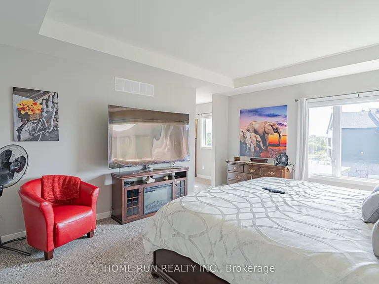 451 Longworth Ave — Photo 37
