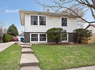 914 Spruce St, Aurora, IL 60506