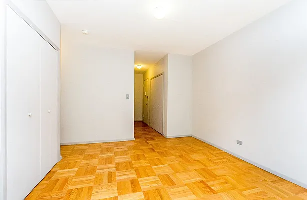 Sold by Re/Max In The City | media 13