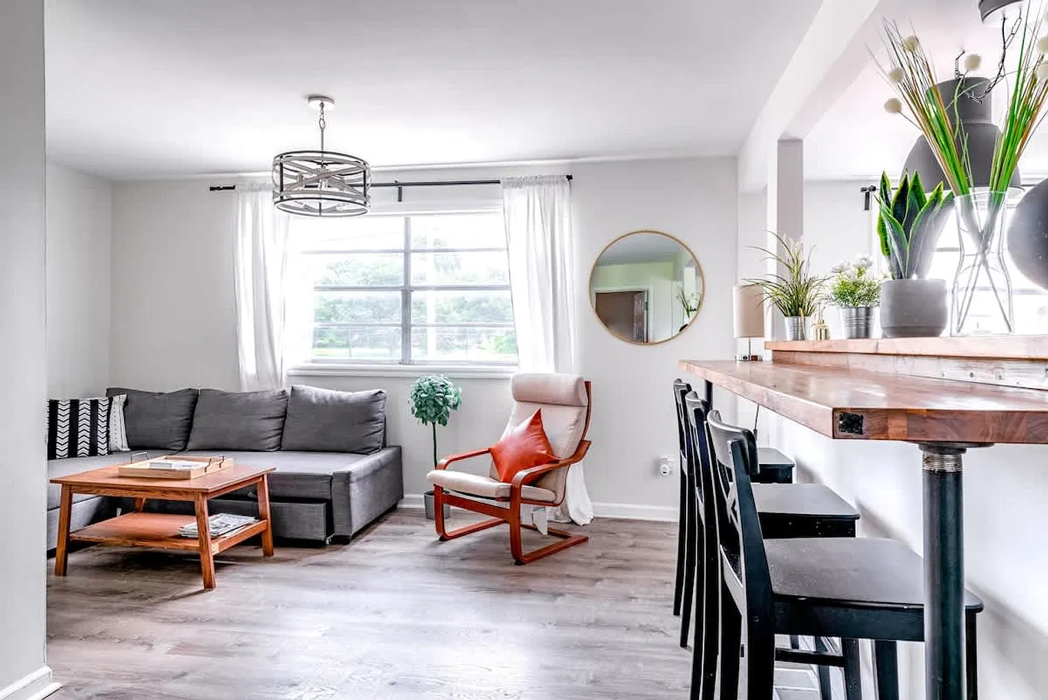 1 bed, 1.0 bath, 742 sqft, $3,065 — Photo 4