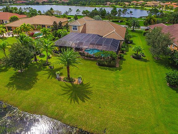 4th image of 505 SE Tres Belle Cir
