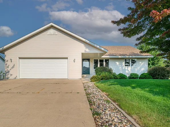 100 Cedar Dr S, Lester Prairie, MN 55354