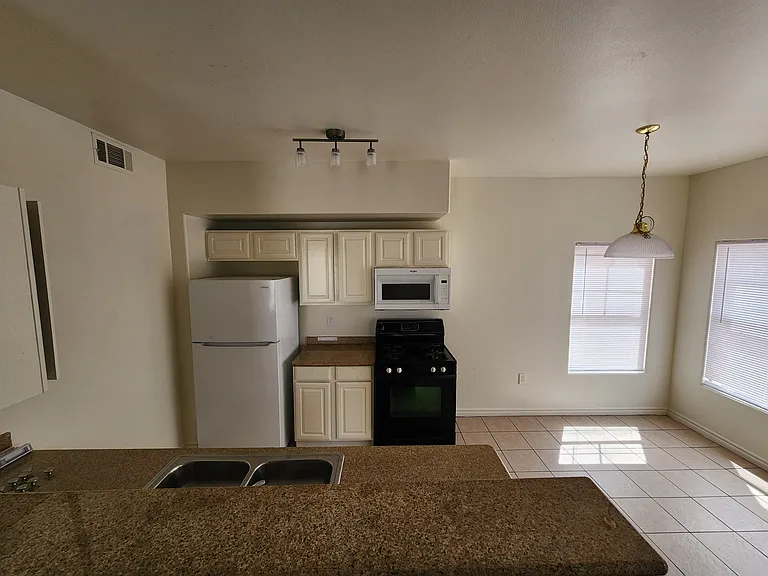 Sunrise Park Condominiums — Photo 61