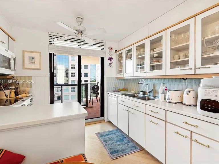 2575 S Bayshore Dr #11B — Photo 7