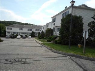 59 Commodore Cmns, Derby, CT 06418