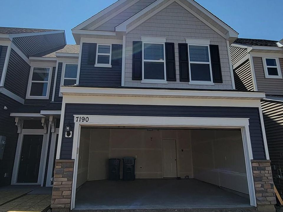 Front view, 2 car Garage