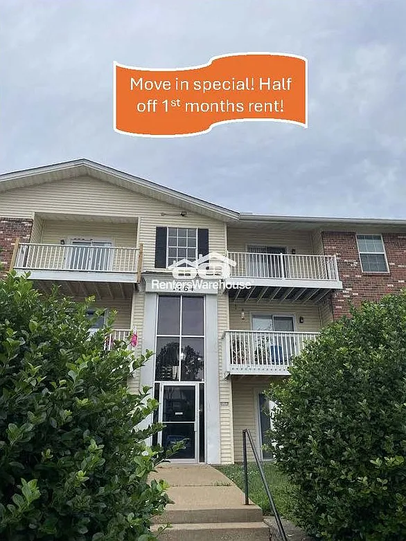 Two bed two bath condo unit in the heart of Saint Charles - See Special Offer! — Photo 1