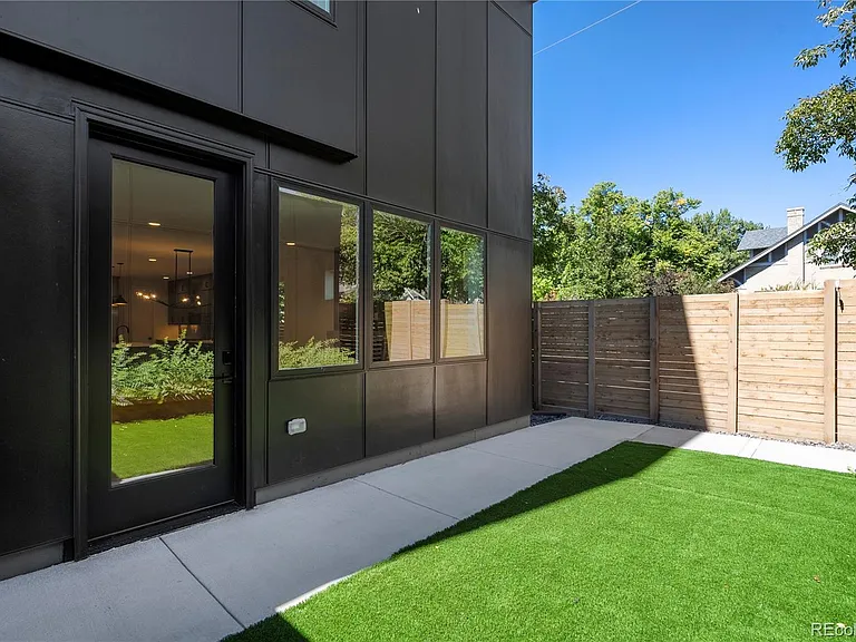 588 Adams St — Photo 12