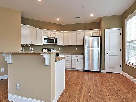 5th image of 2026 Walden Pond Way #102