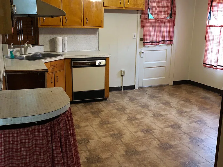 805 Diamond St — Photo 3