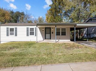 413 S Pam Ave, Saint Charles, MO 63301