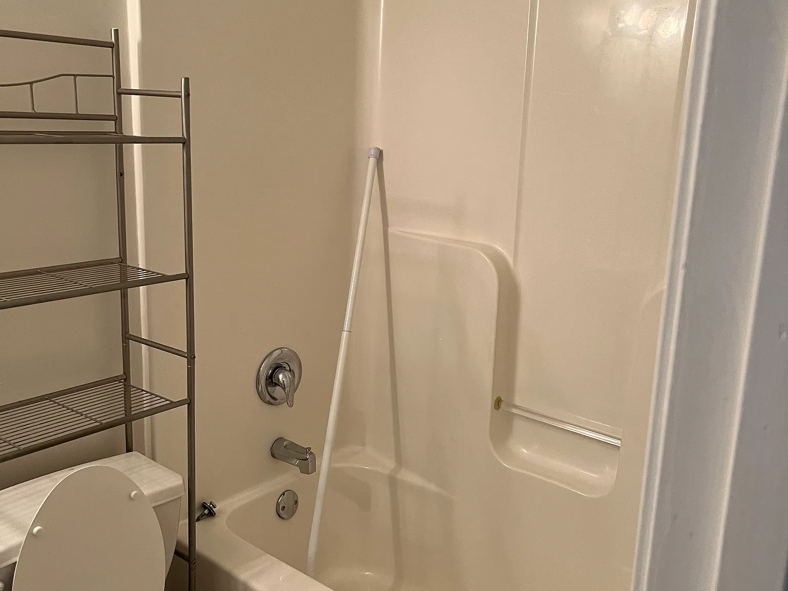 3 bed, 1300 sqft, $1,390 — Photo 3
