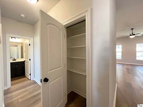 3rd image of 154 Clear Springs Dr