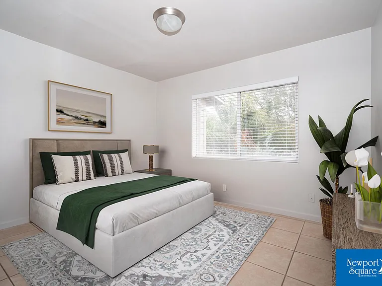 Newport Square Apartments — Photo 18