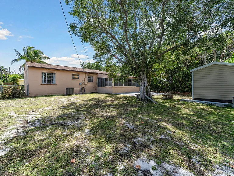 331 Winters St — Photo 27