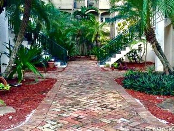 Tropical courtyard 