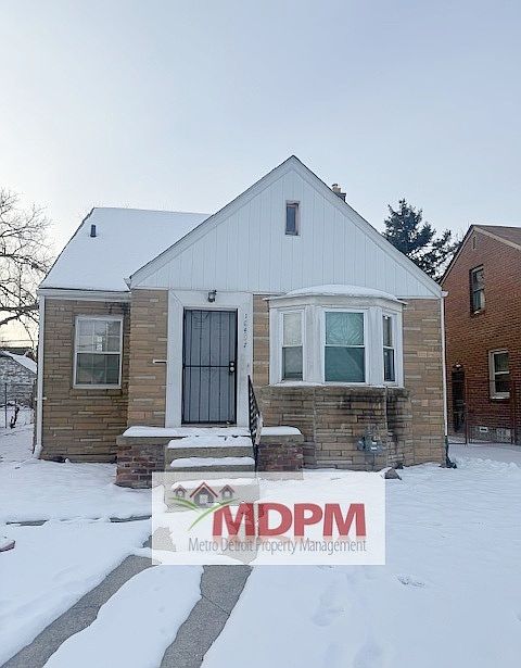 1st image of 18497 Sussex St