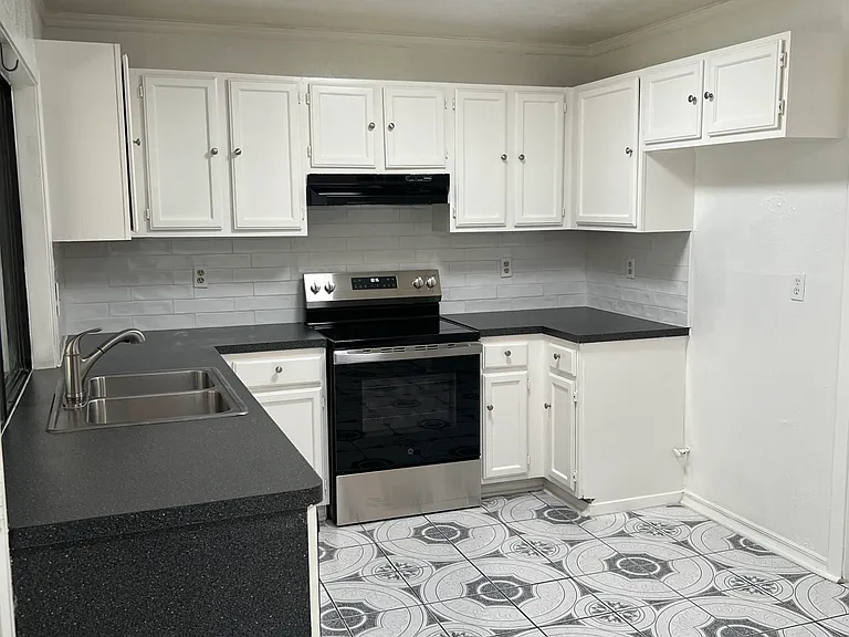 17515 Wild Willow Ln — Photo 10