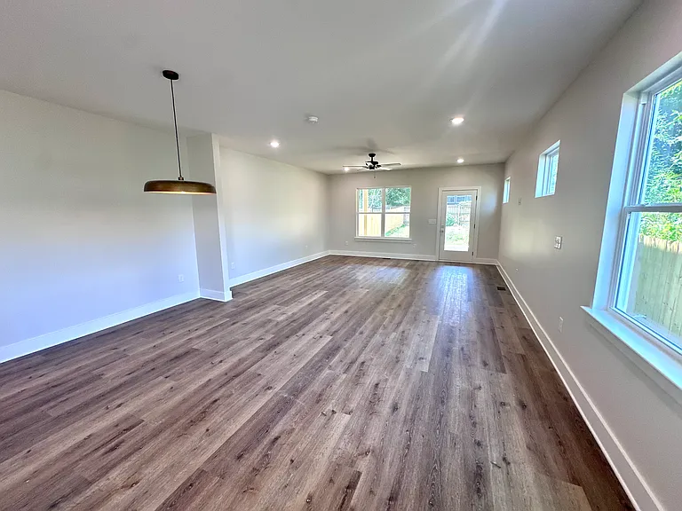 615 Waco Dr #B — Photo 14