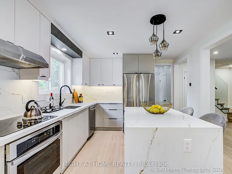 22 Gleneagle Cres — Photo 7