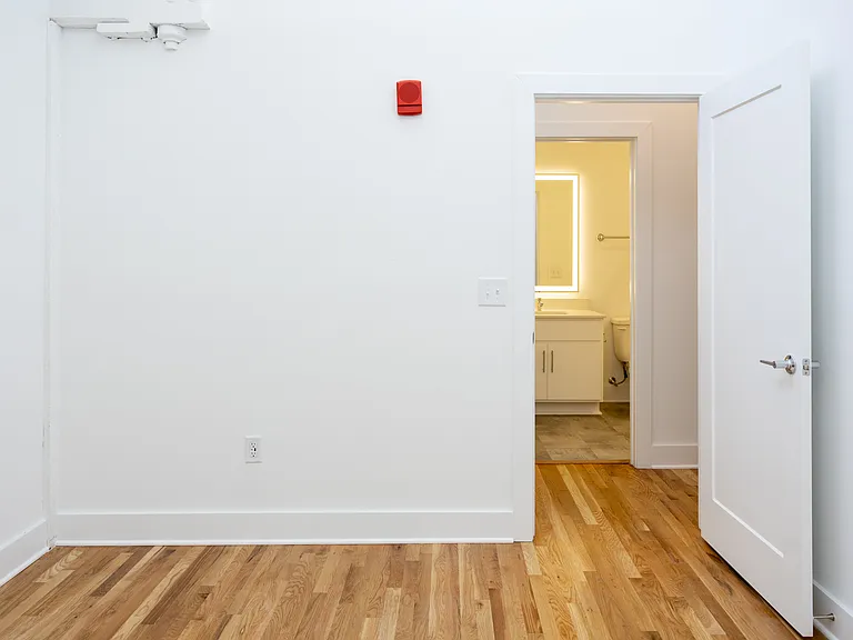Overton Lofts — Photo 28