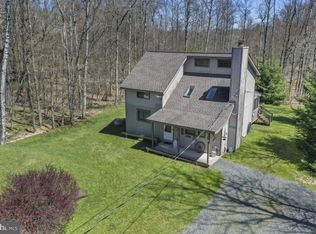 166 Tepee Dr, Pocono Lake, PA