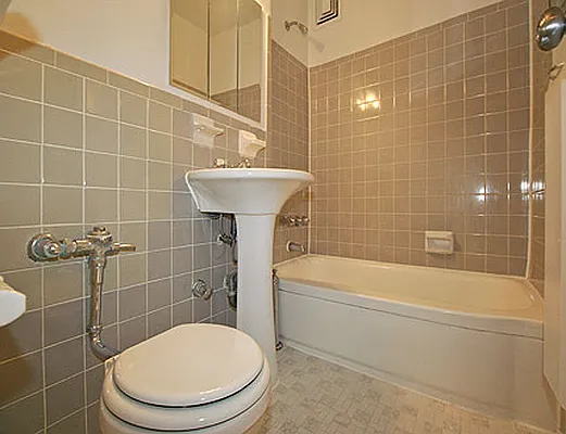Rented by SW Queens Mezzanine | media 15