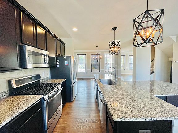5th image of 125 Gardenia Dr