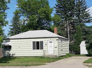 909 6th St SW, Minot, ND 58701