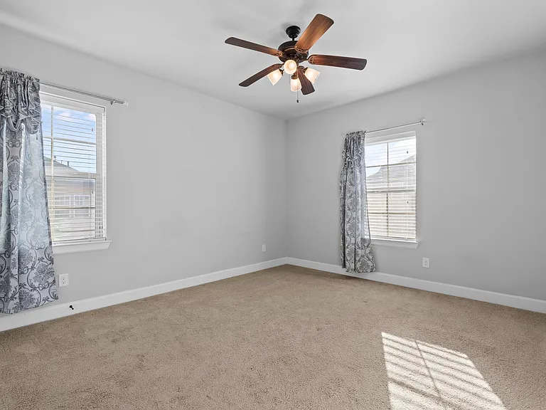 2812 Orchid St — Photo 47